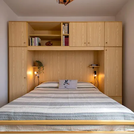 Guesthost - Seaside Serenity Flat With Terrace! Apartamento *