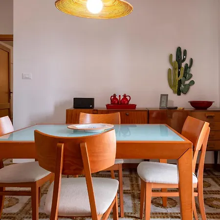 Apartamento Guesthost - Seaside Serenity Flat With Terrace! *