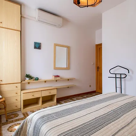 Guesthost - Seaside Serenity Flat With Terrace! شقة *