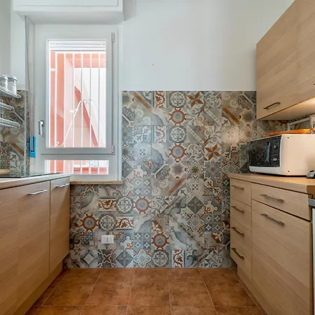 Guesthost - Seaside Serenity Flat With Terrace! ألغيرو